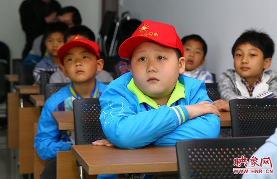 小记者认真聆听段老师讲授摄影技巧