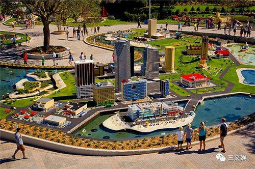 美国佛罗里达乐高主题乐园里的迷你乐园