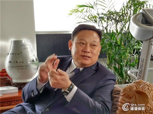 宋河酒业总裁朱景升接受记者采访