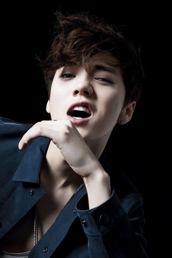 鹿晗自画像图片大全_鹿晗自画像图片下载