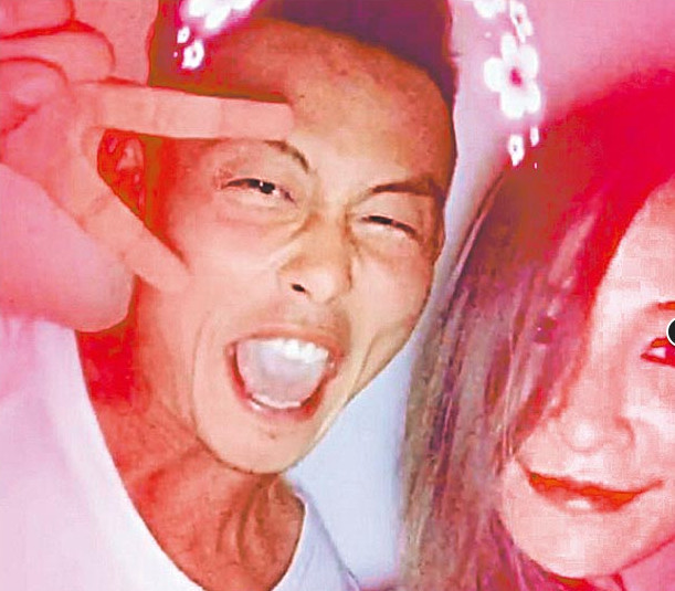 萧亚轩豪派26万红包