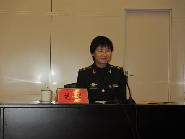 刘洋在郑州大学作报告