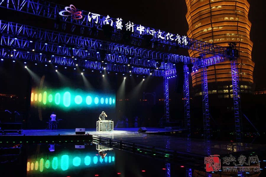 美轮美奂的演出现场 美轮美奂的演出现场