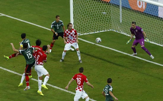 世界杯战报:巴西头名出线战智利 荷兰对战墨西哥