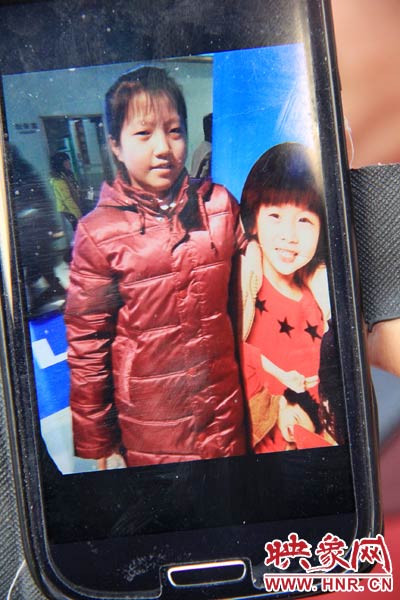 据李女士讲，她的女儿今年14岁，正在读初中。