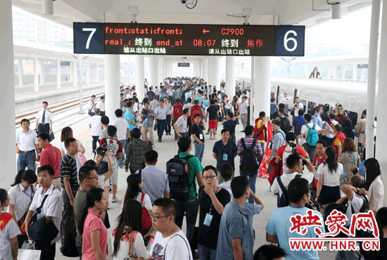 自6月25日郑焦城际铁路开通以来，客流量远远超出预期。