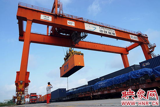 中欧班列(郑州)运力再升级 实现“八去七回”常态化开行 中欧班列(郑州)运力再升级 实现“八去七回”常态化开行