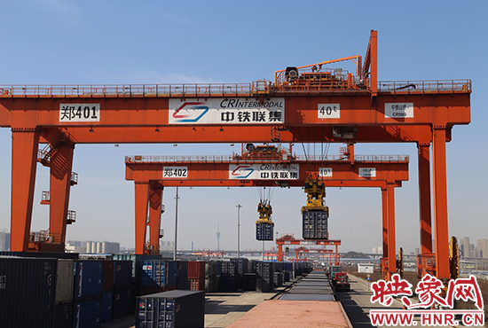 中欧班列(郑州)运力再升级 实现“八去七回”常态化开行 中欧班列(郑州)运力再升级 实现“八去七回”常态化开行