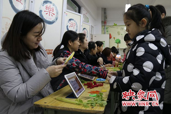 伊河路小学南校区以丝绸之路为主题，利用自己的课内外知识，顺利解决一个个问题，快乐的完成各项测试。