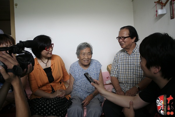 采访豫剧大师唐喜成先生的夫人马云玲 采访豫剧大师唐喜成先生的夫人马云玲