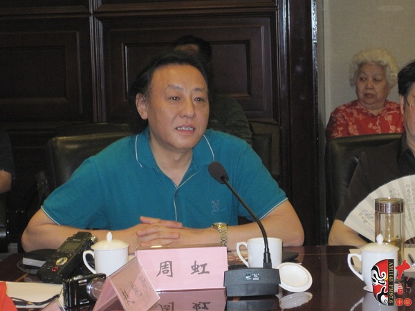 河南省音乐家协会主席、著名作曲家周虹