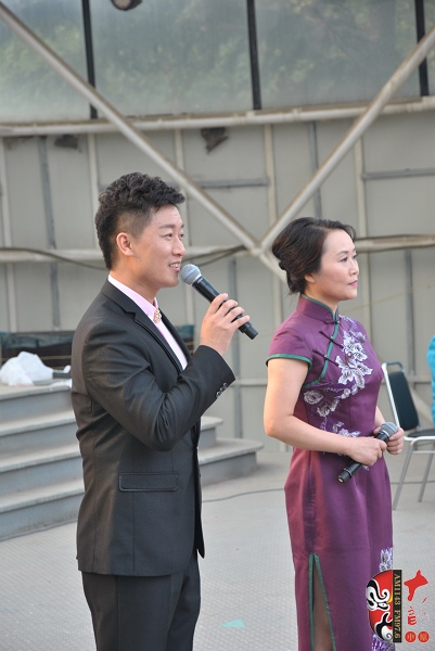河南电台戏曲广播著名主持人池城、晓琴表演诗朗诵《一块常香的玉》