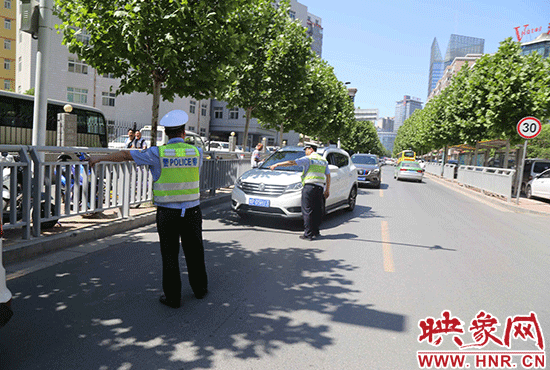 郑州警方整治“黑车”