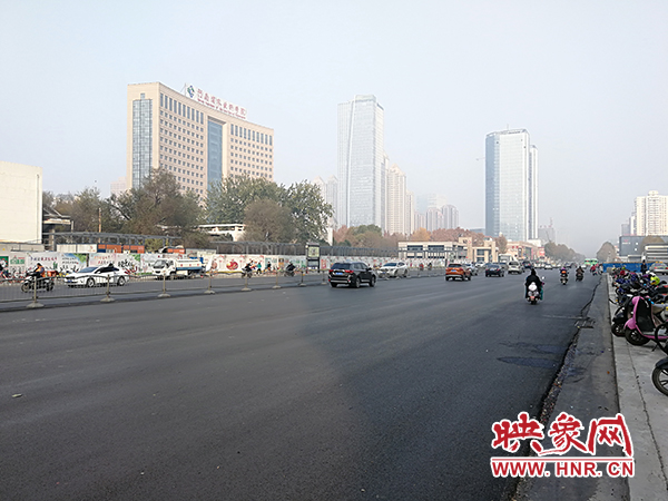 限行期间郑州市区以往的拥堵道路通行顺畅