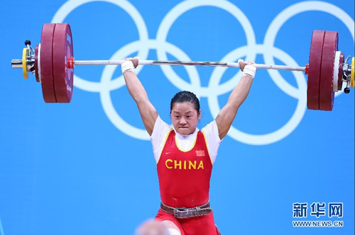 河南姑娘李雪英拿下女举58公斤级桂冠