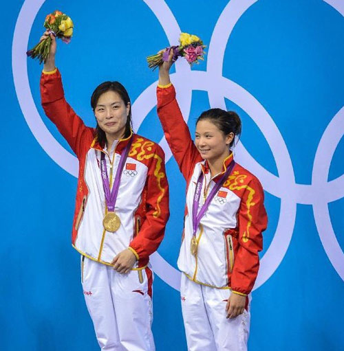 吴敏霞何姿3米板完美摘金 梦之队实现三连冠