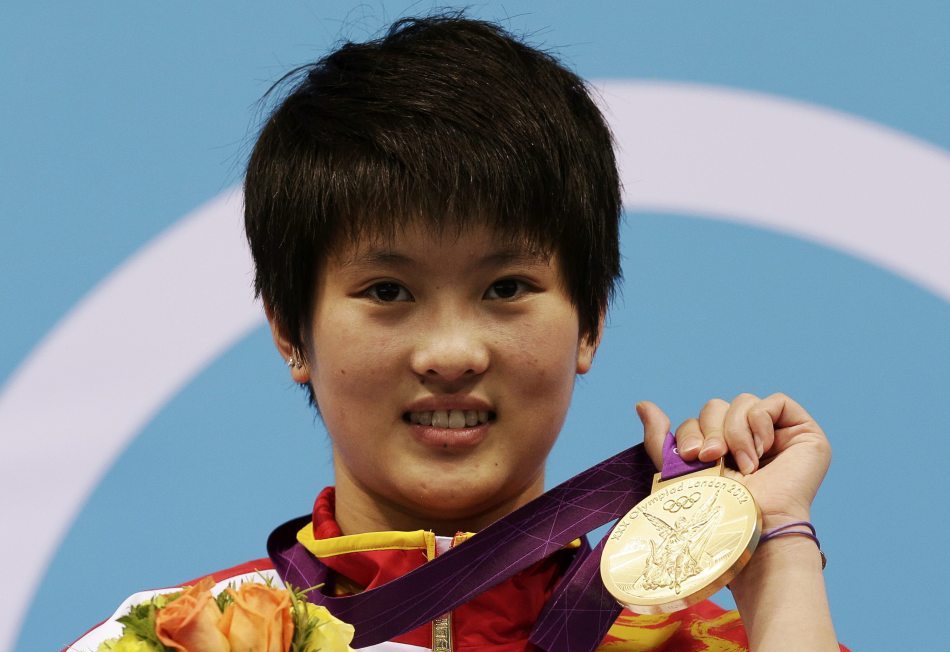陈若琳跳水十米台夺冠