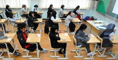 　艺术生不仅需要专业课优秀，文化课成绩也必须达标