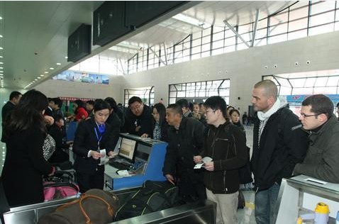 春运首日南阳机场运送旅客超千人