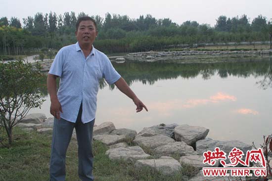 新华区滍阳镇马跑泉村人工湖出事的现场