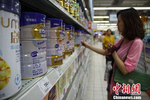 香港奶粉限购令3月生效 代购市场“闻风涨价”