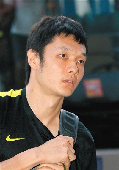杨智 足球守门员,现效力于北京国安队,为国家队守门员。