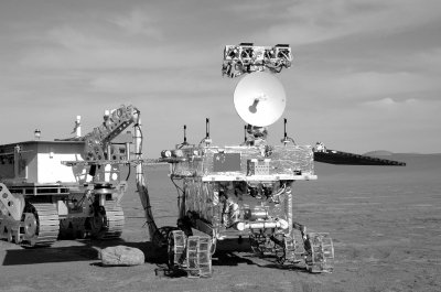 嫦娥三号巡视器外场专项试验。京华时报通讯员甘肃余朦摄