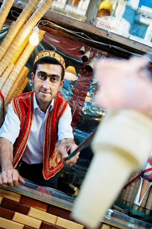 土耳其冰淇淋：唯一能用刀叉吃的冰淇淋