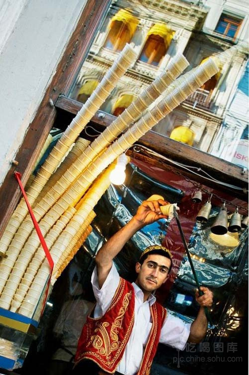 土耳其冰淇淋：唯一能用刀叉吃的冰淇淋