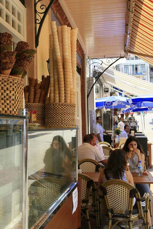 土耳其冰淇淋：唯一能用刀叉吃的冰淇淋