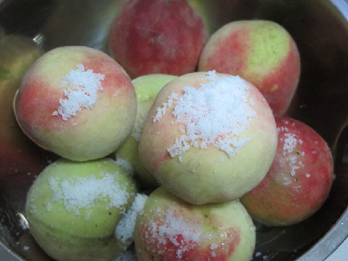 街边切好的哈密瓜为啥不能买 看完你就知道了！