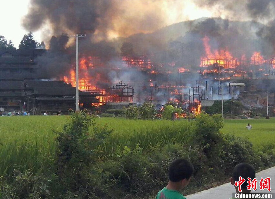 图为火灾现场。沫浠 摄 图片来源：CFP视觉中国