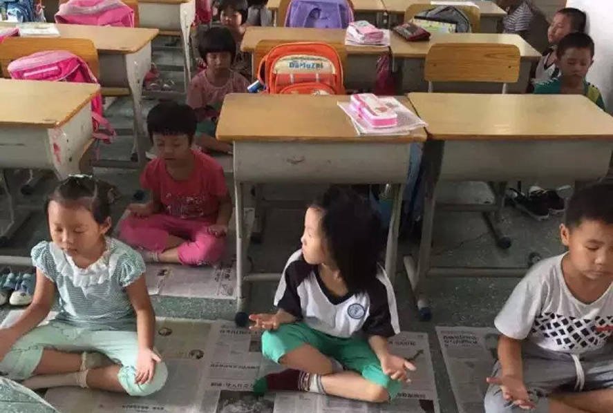 小学校长要求学生打坐代替午睡 自称已练20年