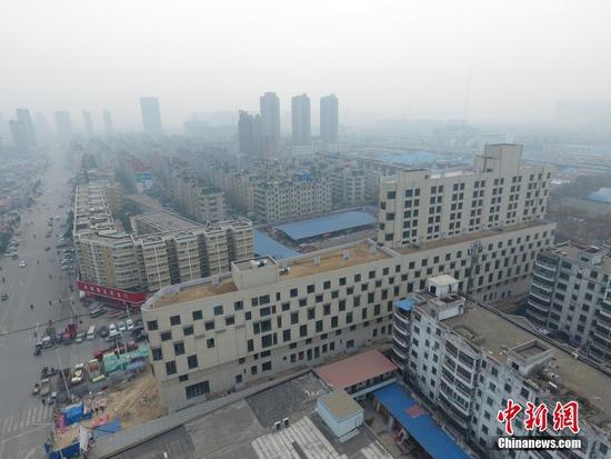 郑州一大楼酷似轮船 市民调侃为“陆上巨轮”