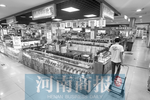 郑州科技市场电商“抢食” 八成商户却不开网店