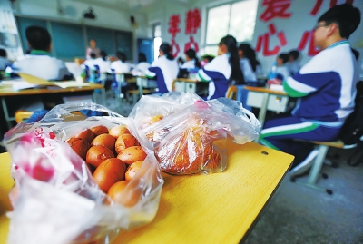初三学生不吃早餐 郑州一班主任自掏腰包给加餐