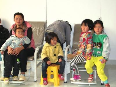 云南省丘北县双龙营镇平龙村佳佳幼儿园幼儿出现疑似食物中毒