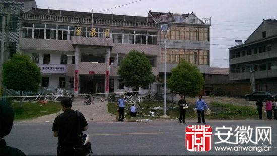 安徽枞阳一村民身绑炸药冲进村部引爆致2死4伤