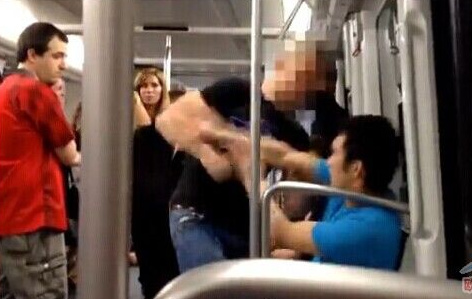 巴塞罗那华人地铁内无辜遭暴打视频网上疯传