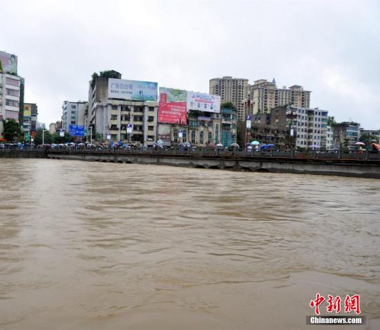 7月15日，贵州湄潭县普降大到暴雨，遭受二十年一遇的洪涝灾害。