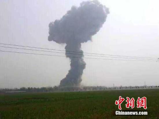 河北宁晋烟花爆竹爆炸已致40人伤亡 数百米外玻璃被震碎
