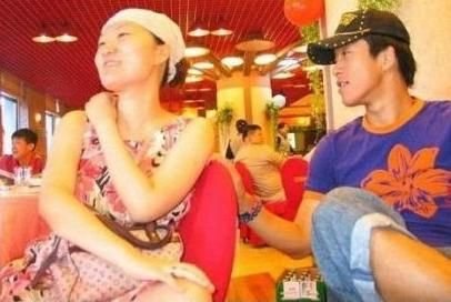 网上曝出的王媞照片(左),右为其前夫。 网上曝出的王媞照片(左),右为其前夫。