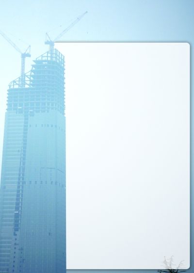 　拍照地点徒手攀爬20多米电梯终点插入云端的南京青奥中心。张筠