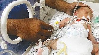 加沙孕妇在轰炸中丧生 9个月大婴儿被取出幸存