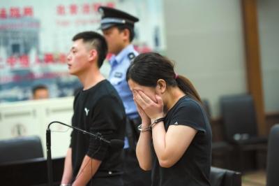 母亲因嫌吵杀幼子受审痛哭 丈夫谅解妻子求轻判