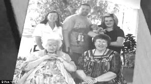 拉斯马森一家部分家庭成员的合影 拉斯马森一家部分家庭成员的合影