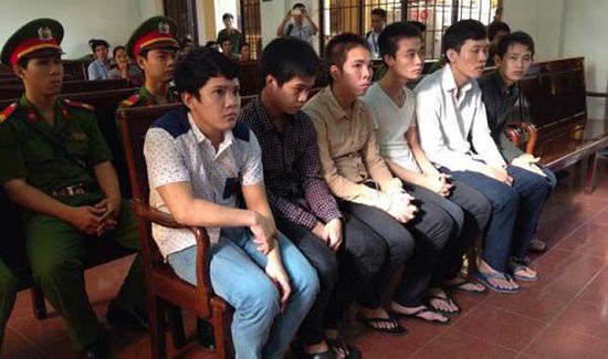 　12月3日，越南边和市人民法院判处参与反华骚乱的6名罪犯1年至2年6个月不等的有期徒刑。