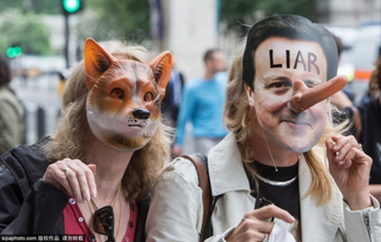 英动物保护者恶搞卡梅伦 要求继续禁止狐狸捕