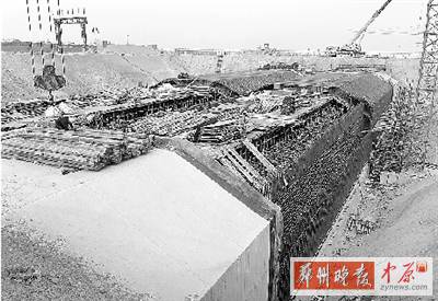 郑州中原区首条下穿水底隧道隧道全线合龙