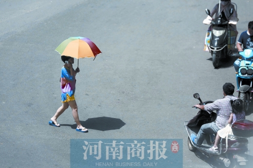 昨天，郑州市区气温达到36.5℃ 记者 侯建勋/摄